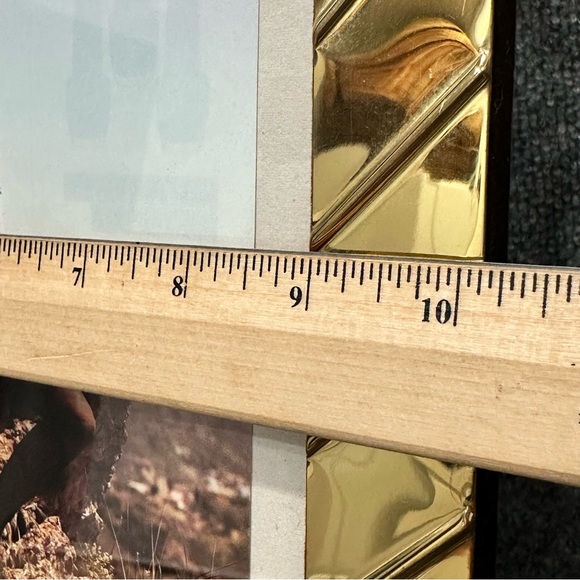 Vintage solid brass 8x10 photo frame raised diagonal lines brown velvet back - Picture 10 of 11